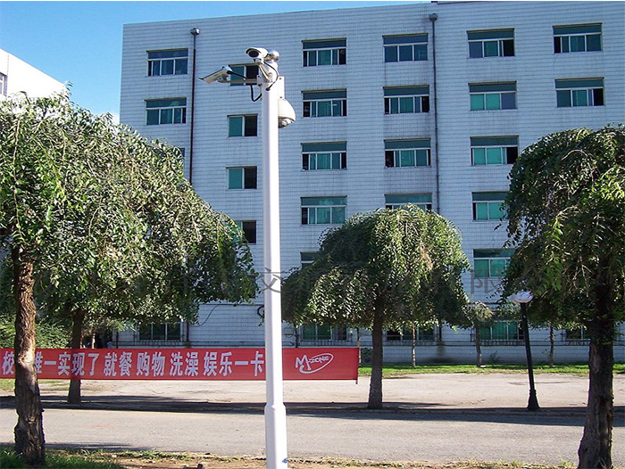 學(xué)校監控桿